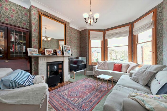 1 Bedroom Flat To Rent In Gartmoor Gardens, Southfields, SW19