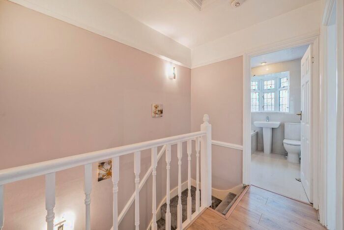 3 Bedroom Property To Rent In Whitefoot Lane, Bromley, BR1