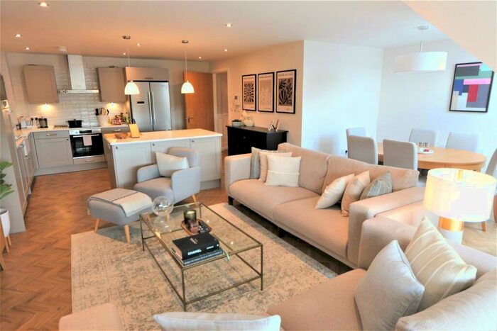 3 Bedroom Apartment To Rent In Station Road, Wilmslow, Cheshire, SK9