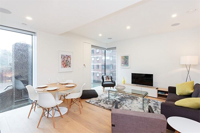 2 Bedroom Flat To Rent In Cubitt House, Blackfriars Road, London, SE1