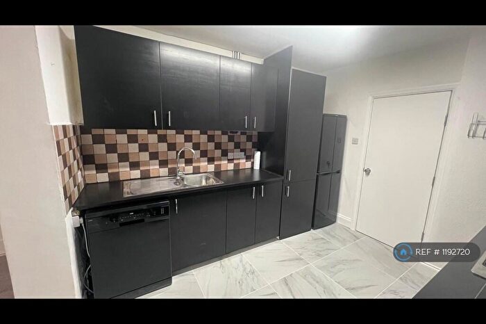 5 Bedroom Semi-Detached House To Rent In Bell Close, Pinner, HA5