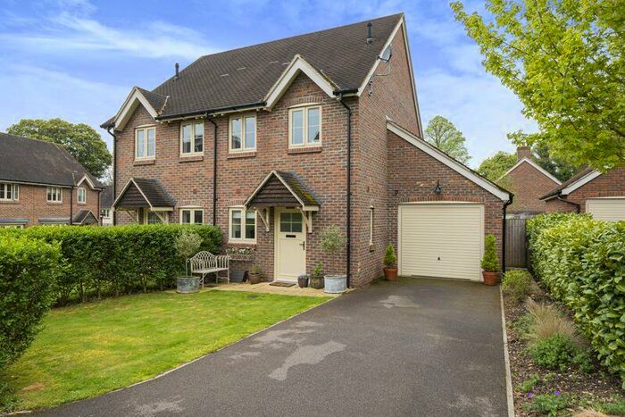 2 Bedroom Semi-Detached House For Sale In Fine Acres Rise, Stockbridge, SO20