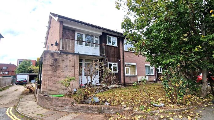 2 Bedroom Maisonette For Sale In Ray Gardens, Stanmore, HA7
