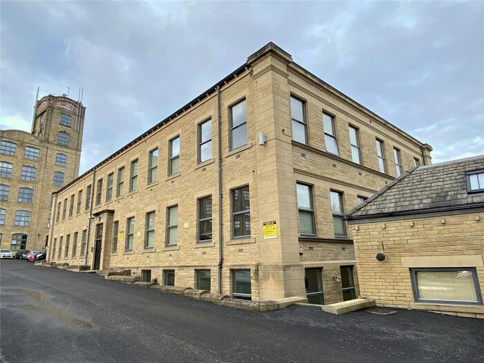 1 Bedroom Flat To Rent In Upper Blakeridge Lane, Batley, West Yorkshire, WF17