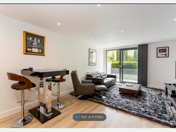 2 Bedroom Flat To Rent In London Road, Sevenoaks, TN13