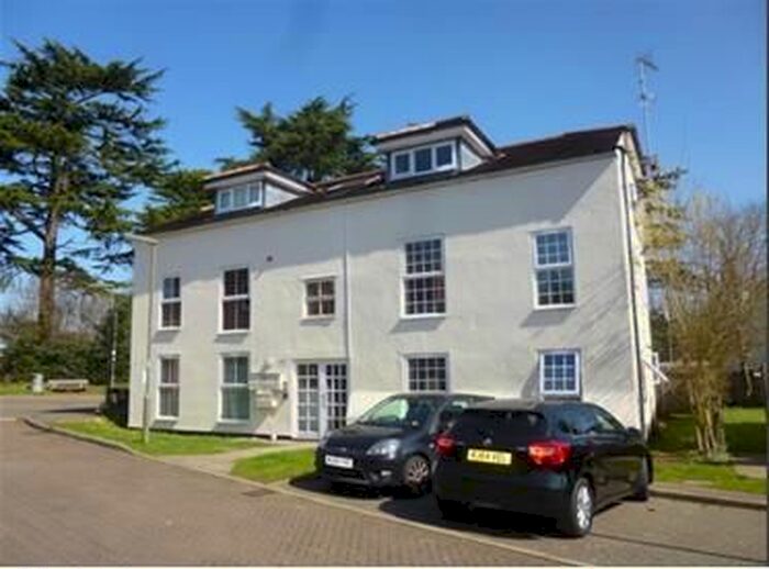 2 Bedroom Flat To Rent In Mill Close, Bagshot, GU19