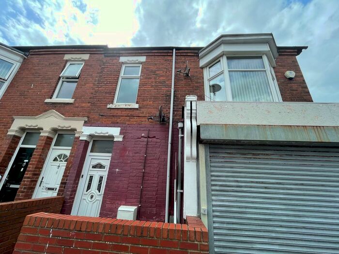 4 Bedroom Maisonette To Rent In Aldwych Street, South Shields, NE33