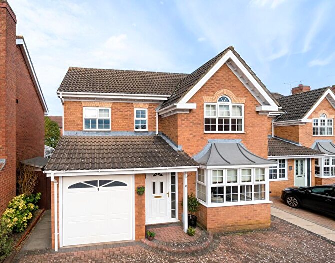 4 Bedroom Detached House For Sale In Honeysuckle Close, Hertford, SG13