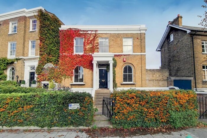 3 Bedroom Semi-Detached House To Rent In Stockwell Park Crescent, London, SW9