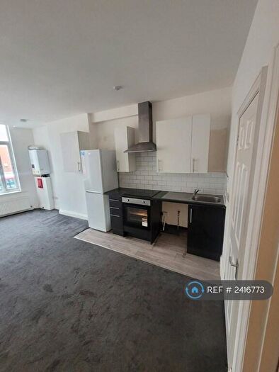 2 Bedroom Flat To Rent In Walm Lane, Willesden, NW2