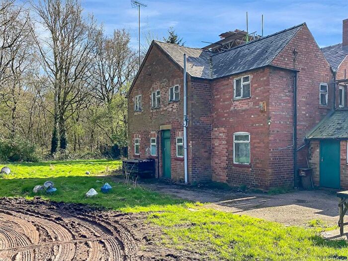 3 Bedroom Semi-Detached House For Sale In Stapleford Lane, Coddington, Newark, NG24