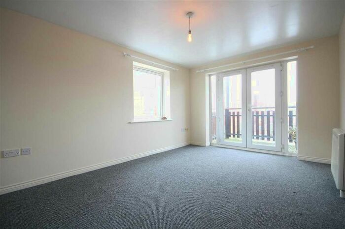2 Bedroom Flat To Rent In Canalside, Radcliffe, Manchester, M26