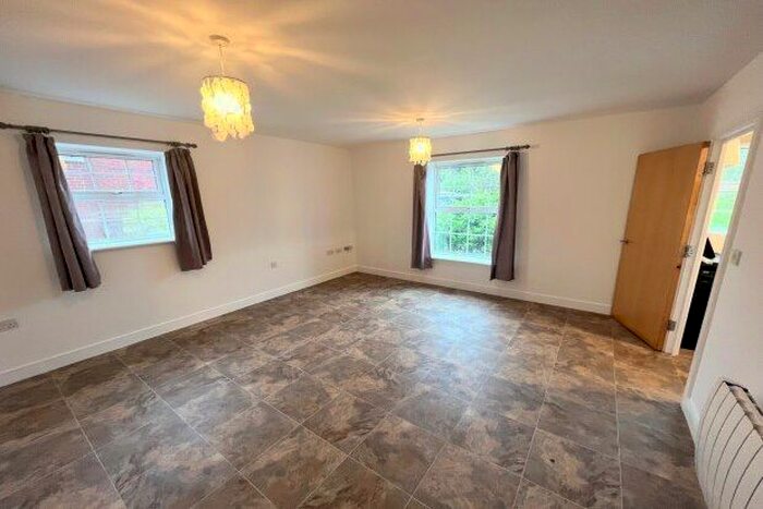 2 Bedroom Flat To Rent In Champs Sur Marne, Bristol, BS32