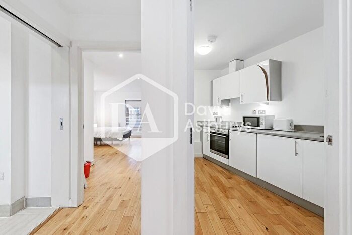 Studio To Rent In York Way, Kings Cross, London, N1