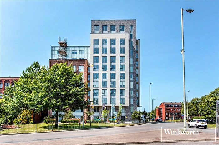 2 Bedroom Flat To Rent In Brook Road, Borehamwood, Hertfordshire, WD6