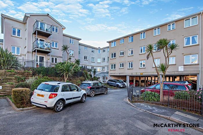 1 Bedroom Flat For Sale In Marina Court, Mount Wise, Newquay, TR7