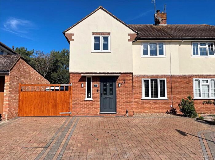 4 Bedroom Semi Detached House For Sale In Easter Way, South Godstone, Godstone, RH9