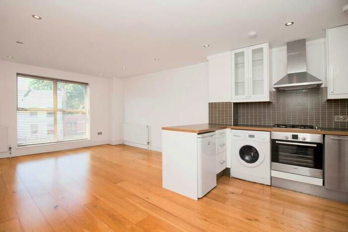 1 Bedroom Flat To Rent In Holloway Road, Holloway, N7