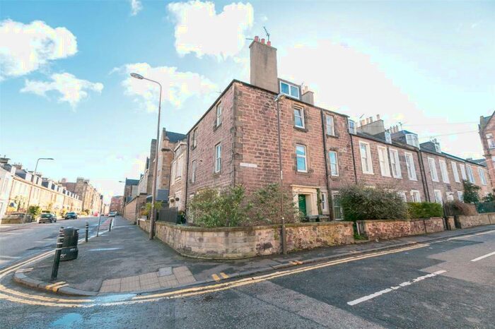 4 Bedroom Apartment To Rent In Gillespie Street, Tollcross, Edinburgh, EH3