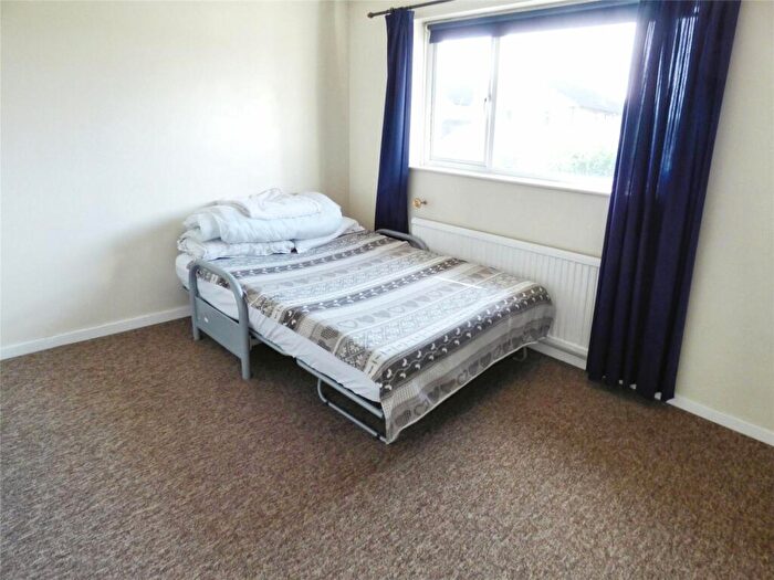 2 Bedroom Semi-Detached House For Sale In Medlar Close, Hedge End, Southampton, SO30