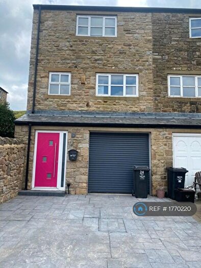 3 Bedroom Semi-Detached House To Rent In Jubilee Way, Todmorden, OL14