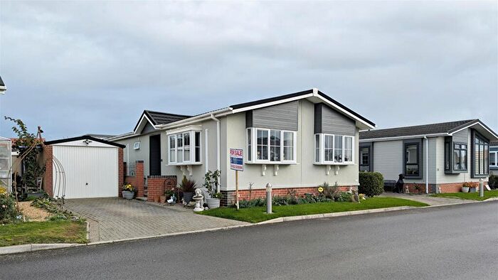 2 Bedroom Park Home For Sale In Orchard Park, Twigworth, Gloucester, GL2