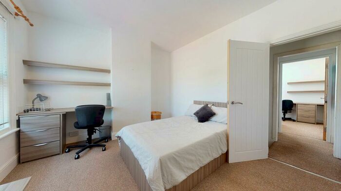 4 Bedroom House To Rent In Broad Street, Loughborough, Leicestershire, LE11