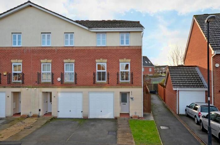 3 Bedroom Town House To Rent In Tedder Road, York YO24