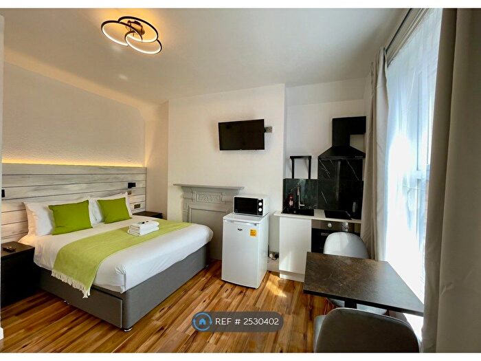 Studio To Rent In Westbourne, Dorset, BH4