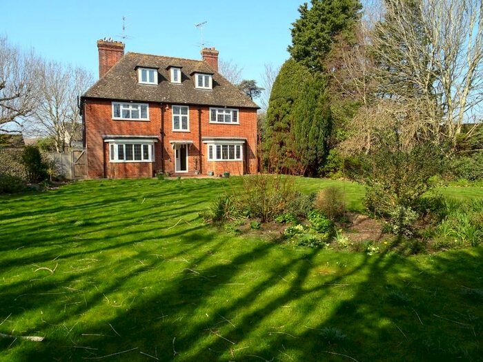 7 Bedroom Detached House To Rent In Glebe Road, West Tarring, Worthing, BN14