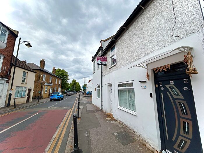 2 Bedroom Flat To Rent In West Street, SM5