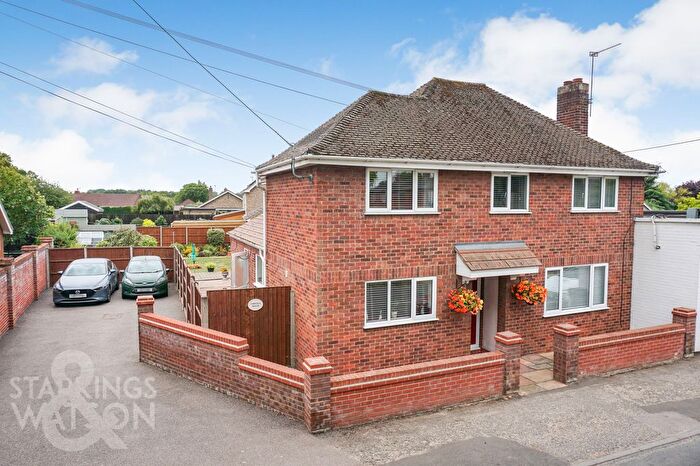 4 Bedroom Semi-Detached House For Sale In Thelnetham Road, Hopton, Diss, IP22