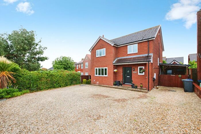 4 Bedroom Detached House For Sale In Hill Top, Barlby, Selby, YO8