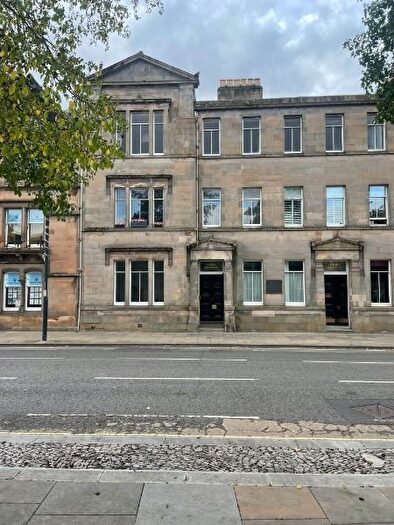 3 Bedroom Flat To Rent In Tay Street, Perth, Perthshire, PH1