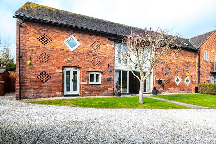 5 Bedroom Barn Conversion For Sale In Portleys Lane, Drayton Bassett, Tamworth, B78