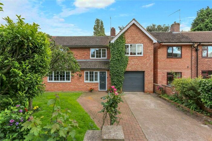4 Bedroom Semi-Detached House To Rent In Martin Lane, Bawtry, DN10