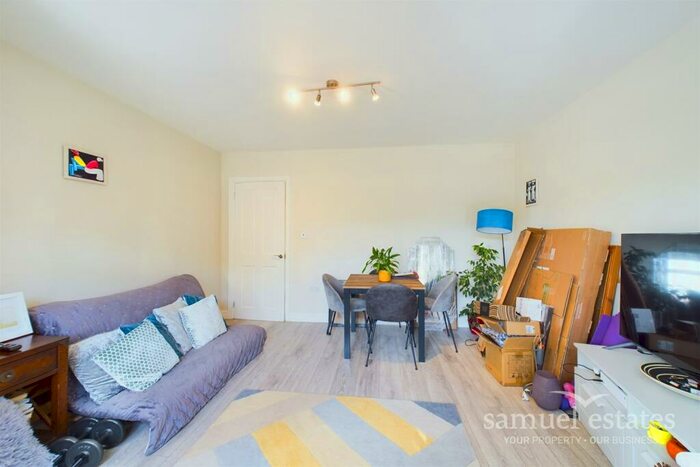 1 Bedroom Flat To Rent In Purley Grange, Brighton Road, South Croydon, CR2