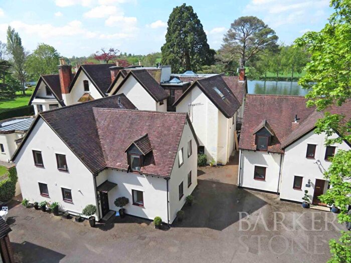 2 Bedroom Flat For Sale In Riversdale, Bourne End, SL8