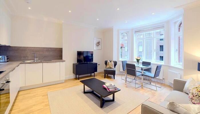 2 Bedroom Flat To Rent In Hamlet Gardens, London, W6