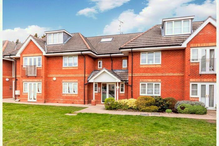 2 Bedroom Flat To Rent In Havelock Road, Wokingham, RG41