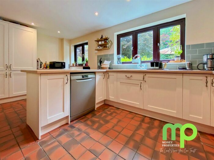 4 Bedroom Detached House For Sale In Norwich Road, Besthorpe, NR17
