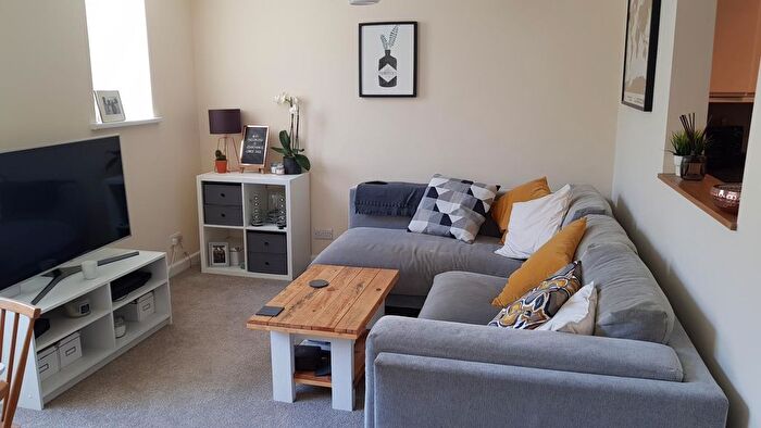 2 Bedroom Flat To Rent In Cecil Place, Southsea, PO5