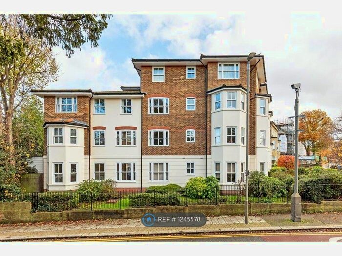 2 Bedroom Flat To Rent In Kings Court, London SW15
