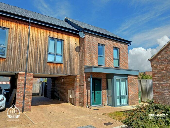 2 Bedroom End Of Terrace House To Rent In Larson Close, Oakgrove, Milton Keynes, MK10