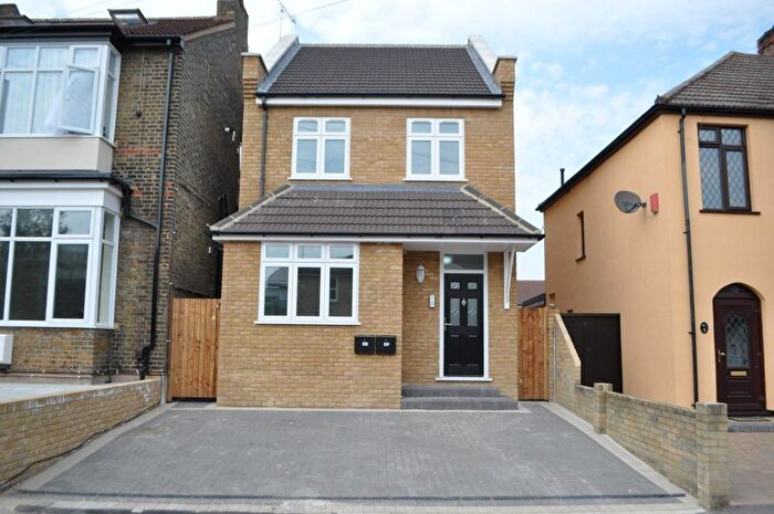 2 Bedroom Flat To Rent In Clydesdale Road, Hornchurch, RM11