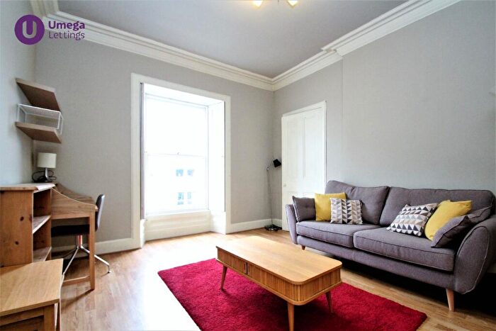 1 Bedroom Apartment To Rent In Montague Street, Newington, Edinburgh, EH8