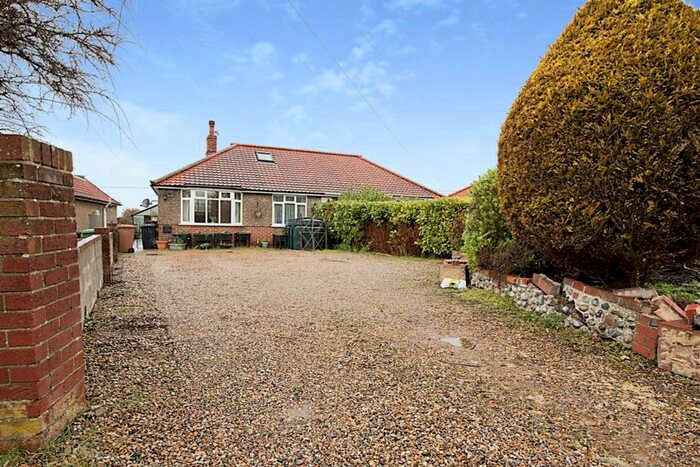 3 Bedroom Bungalow For Sale In Norwich Road, Cromer, NR27