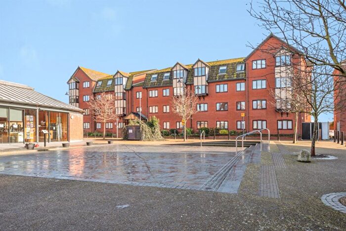 2 Bedroom Flat For Sale In St. Georges Court, Great Yarmouth, NR30