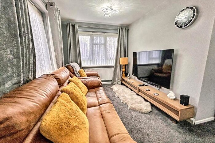 1 Bedroom Flat For Sale In Merley, BH21