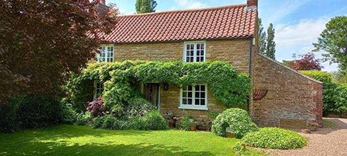 2 Bedroom Cottage For Sale In Cammeringham, Lincoln, LN1